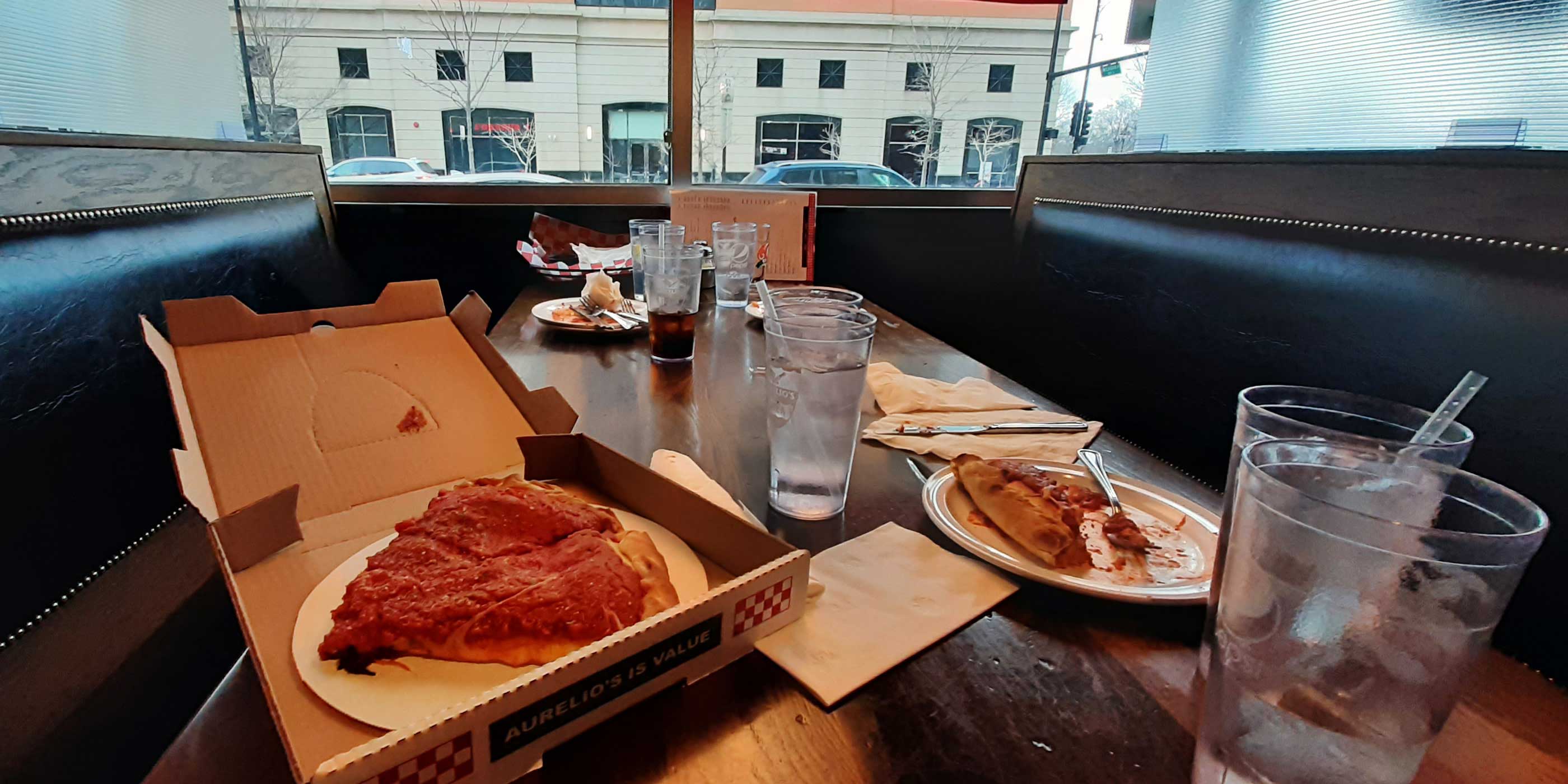 Chicago style pizza Aurelio's Michigan Avenue